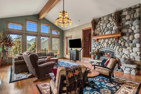 10665 North Road Leavenworth WA 98826
