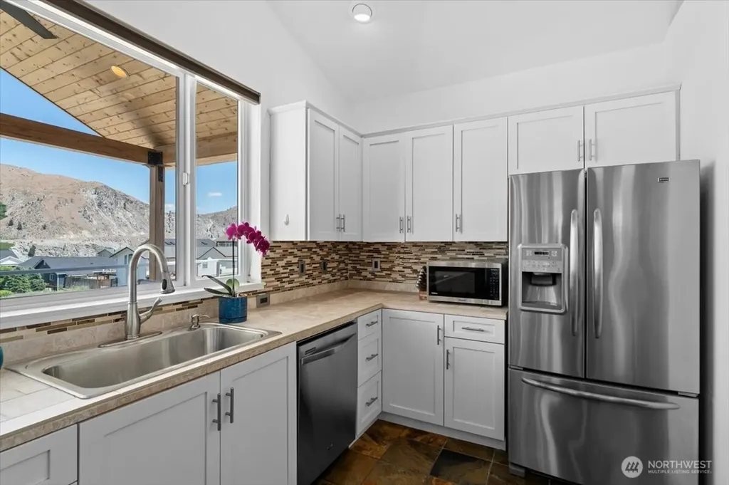 240 W Marine View Drive Orondo WA 98843