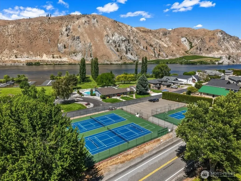 240 W Marine View Drive Orondo WA 98843
