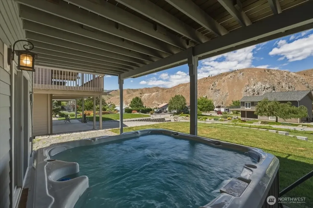 240 W Marine View Drive Orondo WA 98843