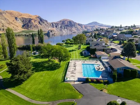240 W Marine View Drive Orondo WA 98843