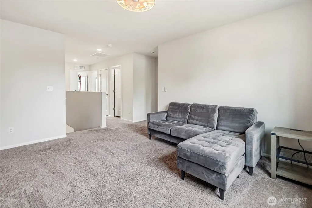 15187 Iverson Loop SE Yelm WA 98597