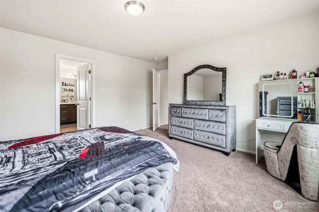 15187 Iverson Loop SE Yelm WA 98597