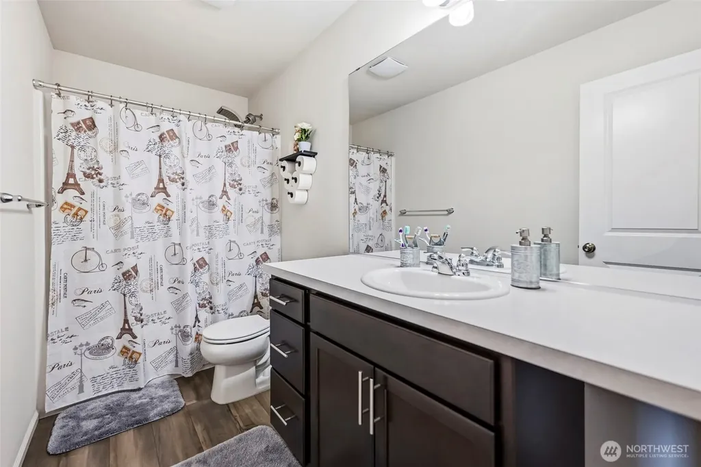 15187 Iverson Loop SE Yelm WA 98597