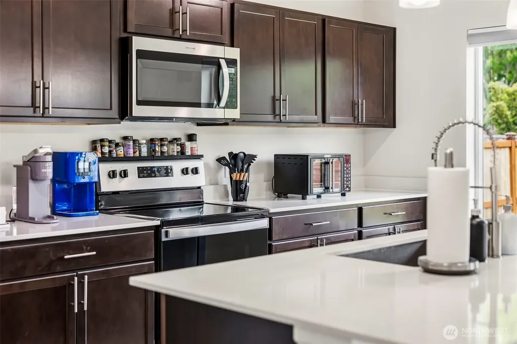 15187 Iverson Loop SE Yelm WA 98597