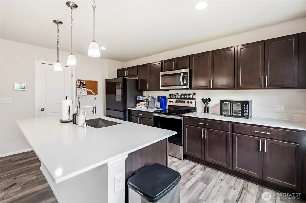 15187 Iverson Loop SE Yelm WA 98597