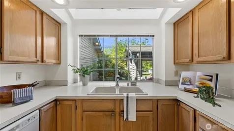 6614 113th Place SE Bellevue WA 98006
