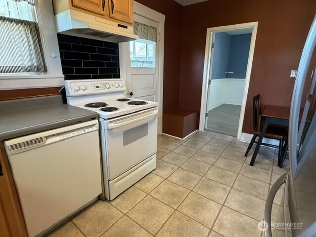 6722 S J Street Tacoma WA 98408