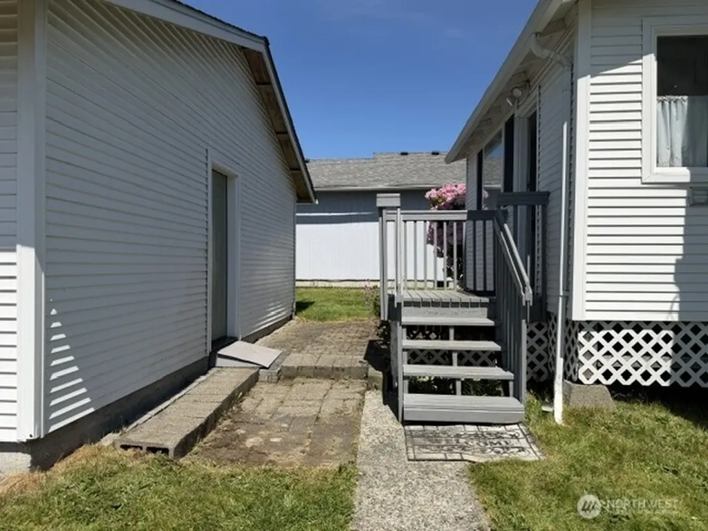 6722 S J Street Tacoma WA 98408