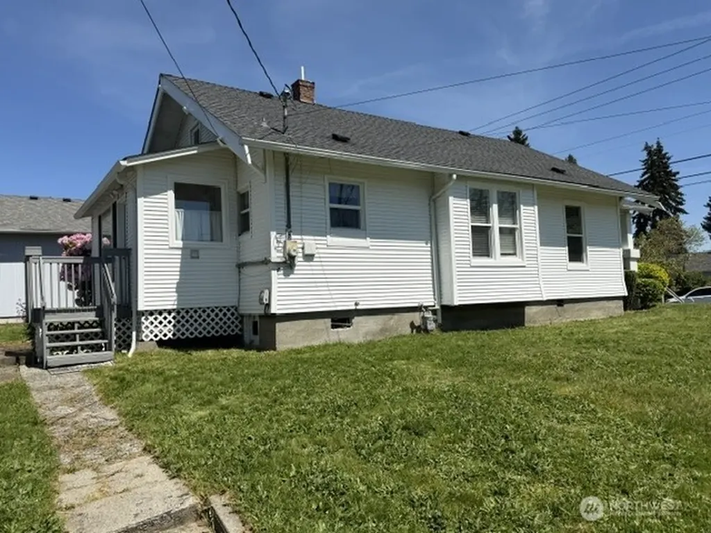 6722 S J Street Tacoma WA 98408