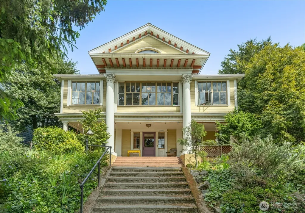 802 16th Avenue Seattle WA 98122