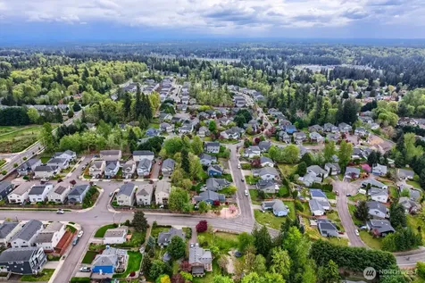 25920 202nd Avenue SE Covington WA 98042