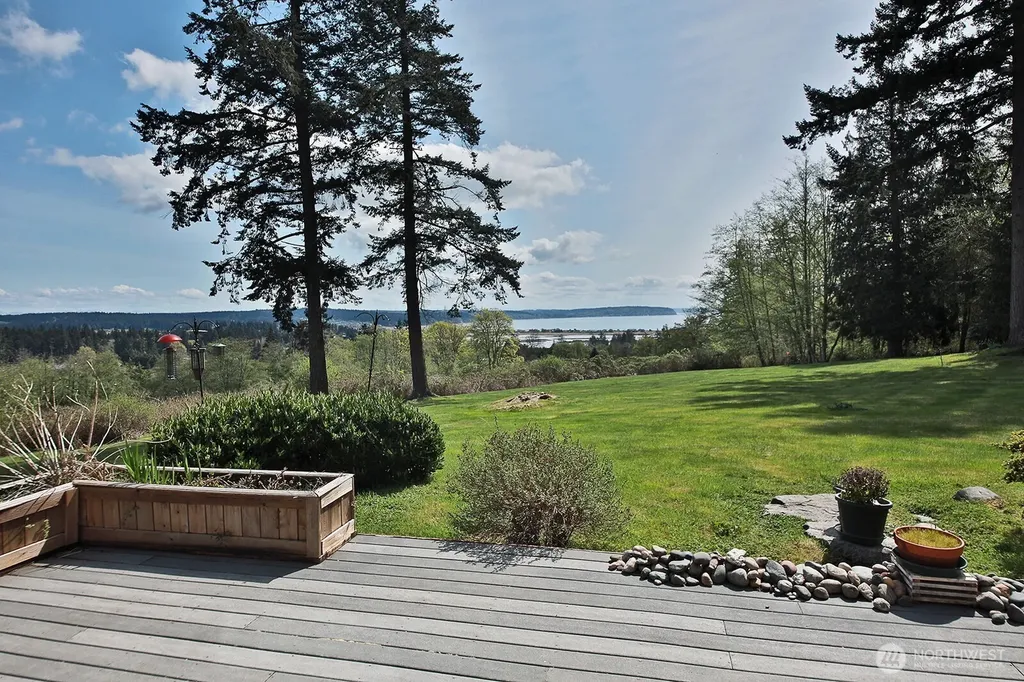 1864 Scenic Avenue Freeland WA 98249