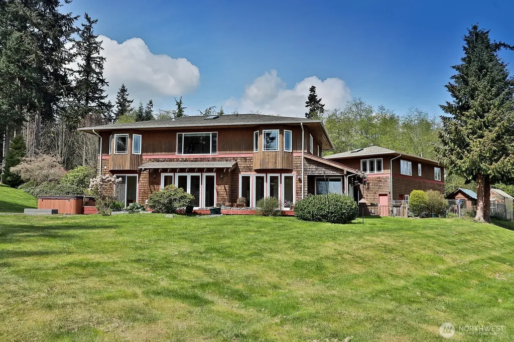 1864 Scenic Avenue Freeland WA 98249