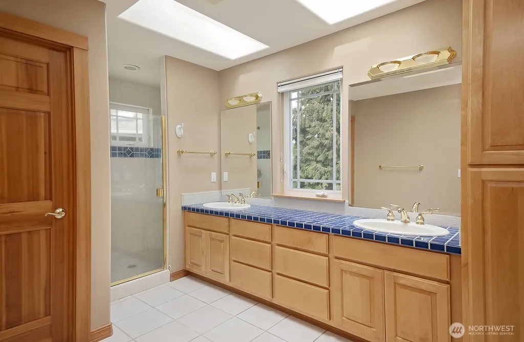1864 Scenic Avenue Freeland WA 98249