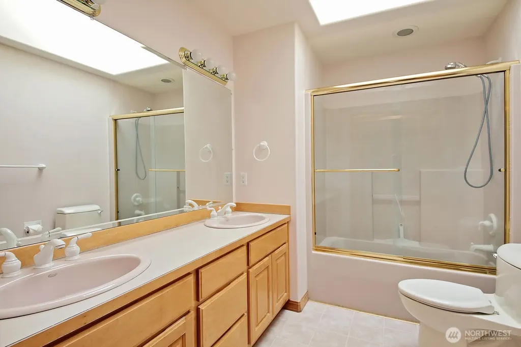 1864 Scenic Avenue Freeland WA 98249