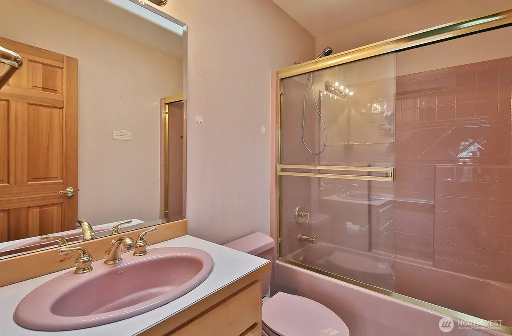 1864 Scenic Avenue Freeland WA 98249