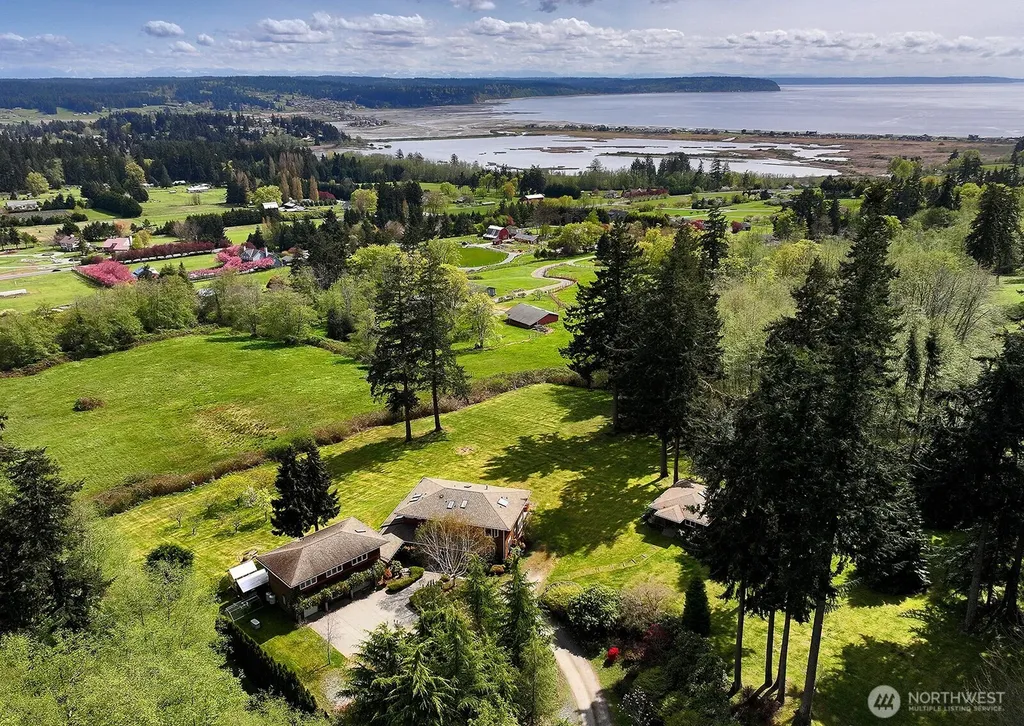 1864 Scenic Avenue Freeland WA 98249