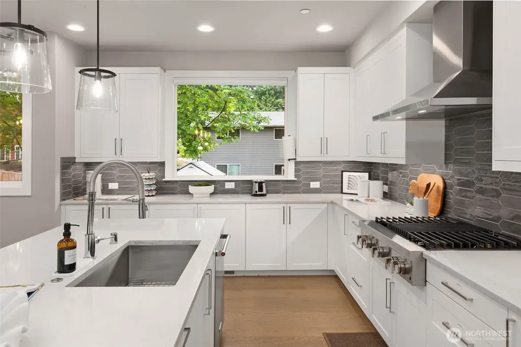 8021 NE 127th Lane Kirkland WA 98034