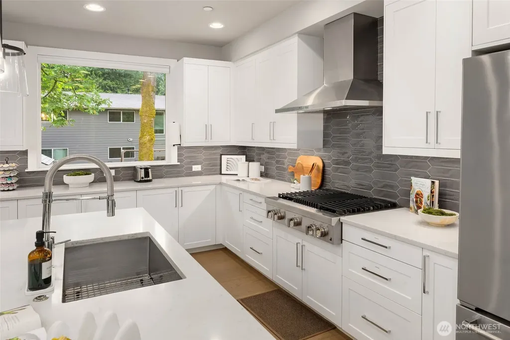 8021 NE 127th Lane Kirkland WA 98034
