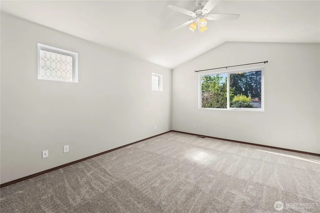 2647 19th Street Bremerton WA 98312