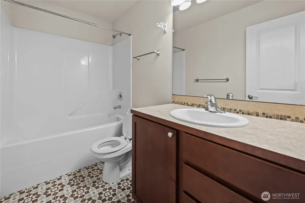 2647 19th Street Bremerton WA 98312