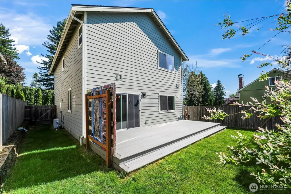 2647 19th Street Bremerton WA 98312
