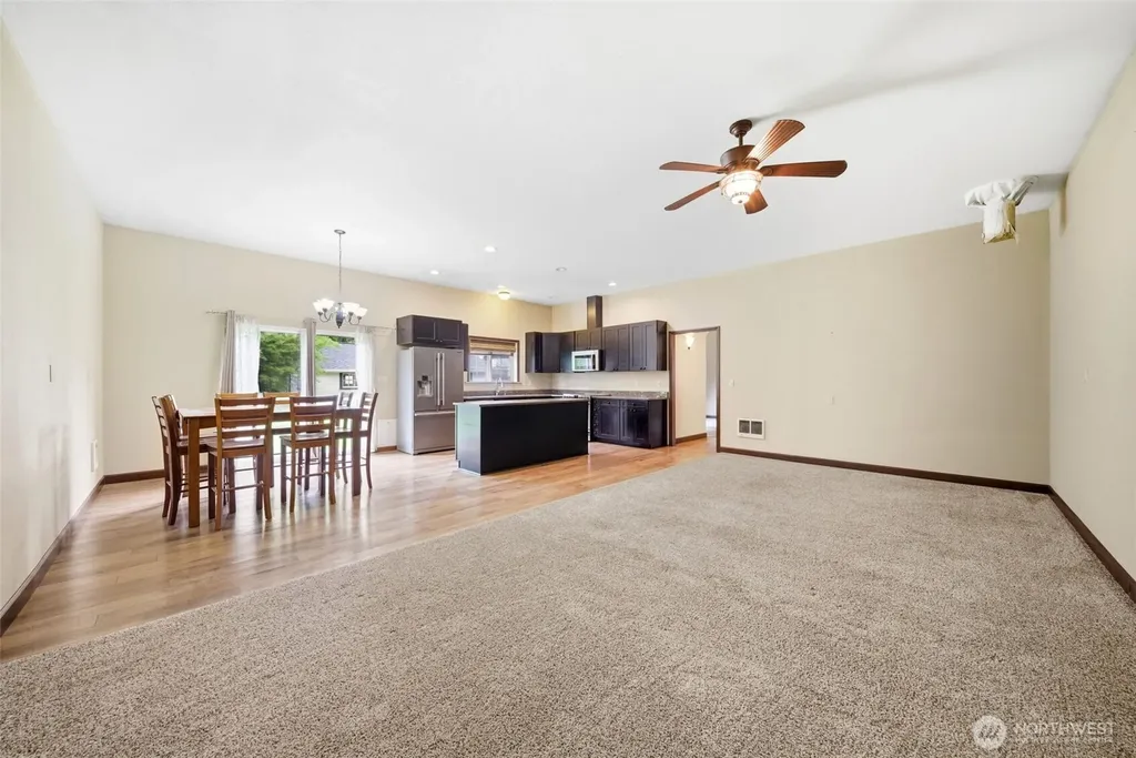 3083 Pine Street Longview WA 98632