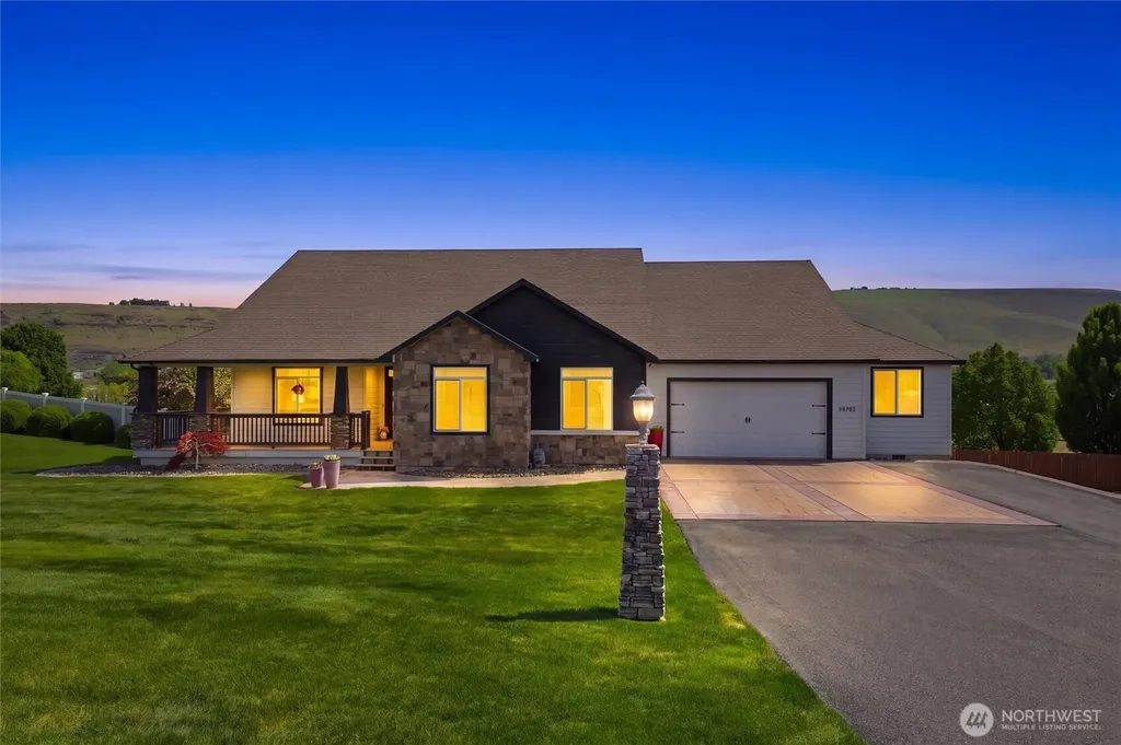 98303 Ridgeview Drive Kennewick WA 99338