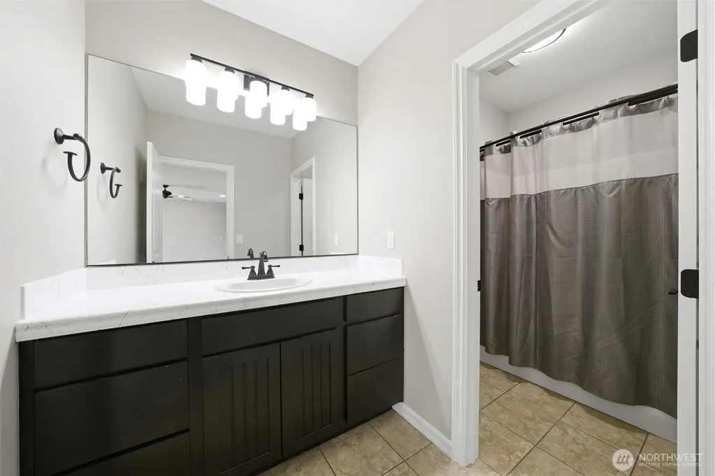 98303 Ridgeview Drive Kennewick WA 99338