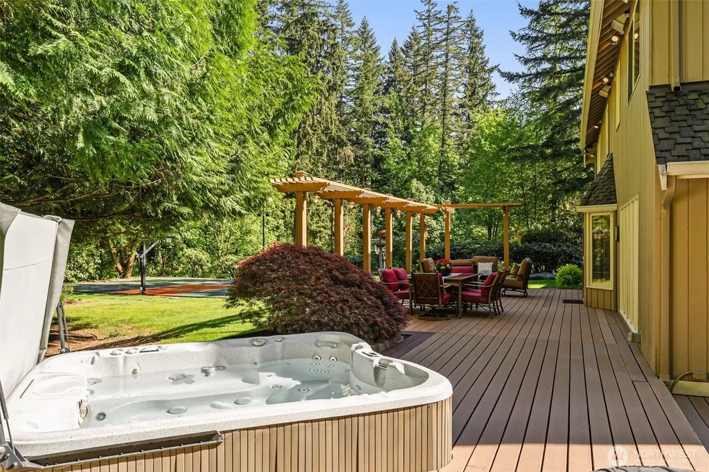 14350 172nd Avenue NE Redmond WA 98052