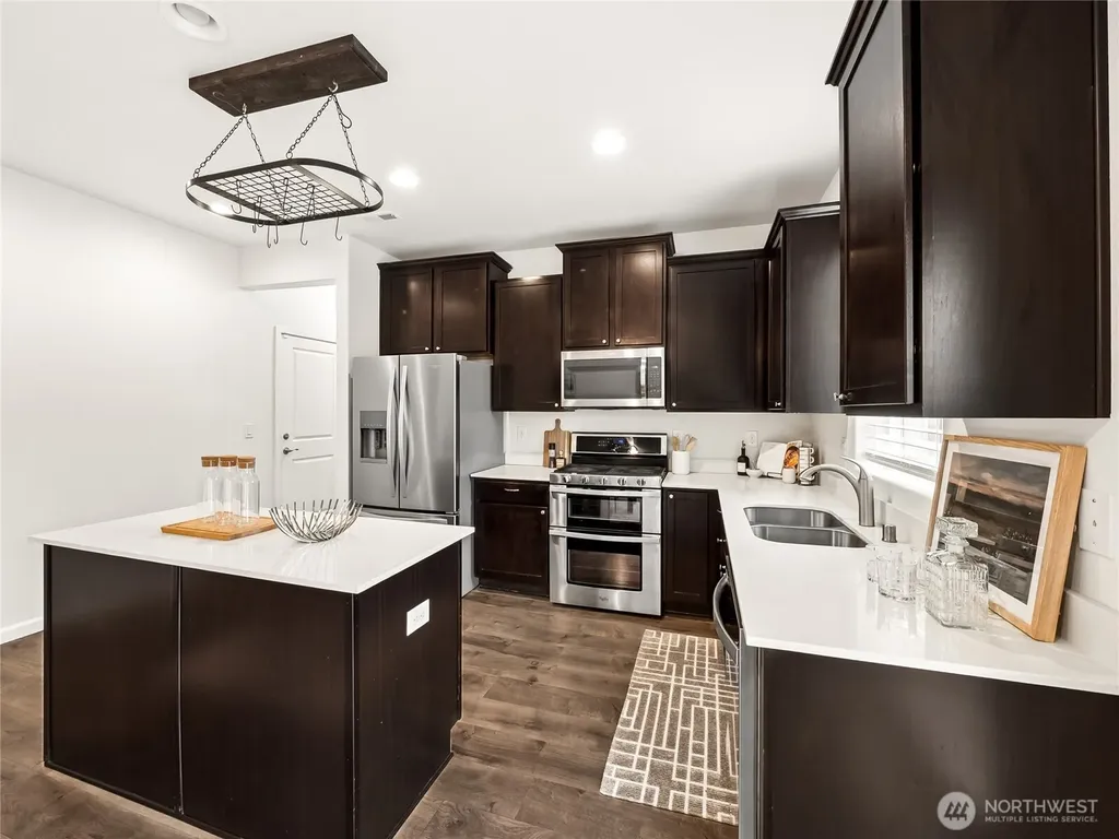 201 Grennan Lane N Enumclaw WA 98022