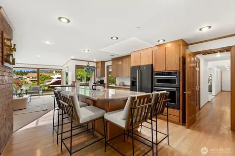 87 Cascade Key Bellevue WA 98006