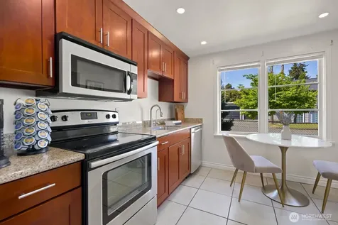 7904 39th Avenue SW Seattle WA 98136
