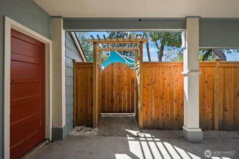 7904 39th Avenue SW Seattle WA 98136