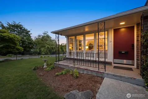 7904 39th Avenue SW Seattle WA 98136