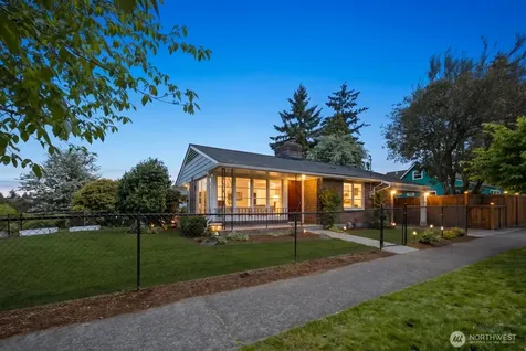 7904 39th Avenue SW Seattle WA 98136