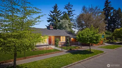 7904 39th Avenue SW Seattle WA 98136