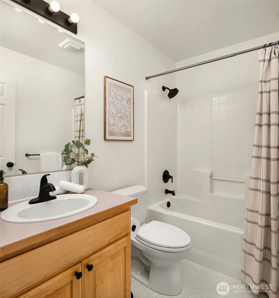 329 NE 185th Street Shoreline WA 98155