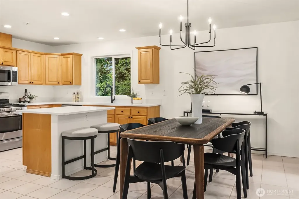 329 NE 185th Street Shoreline WA 98155