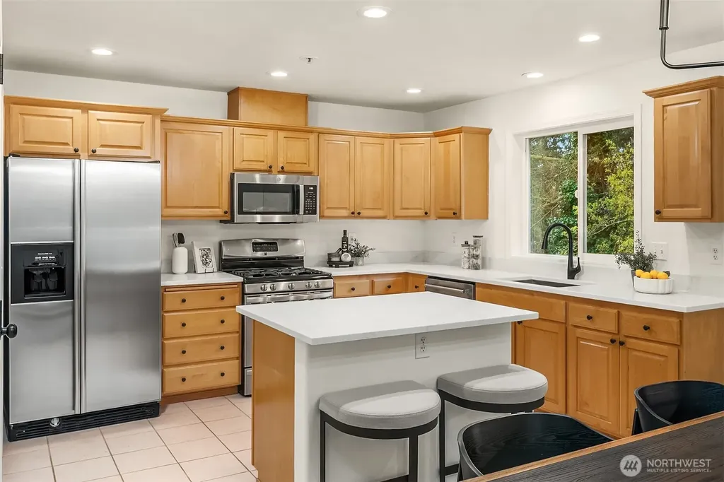 329 NE 185th Street Shoreline WA 98155