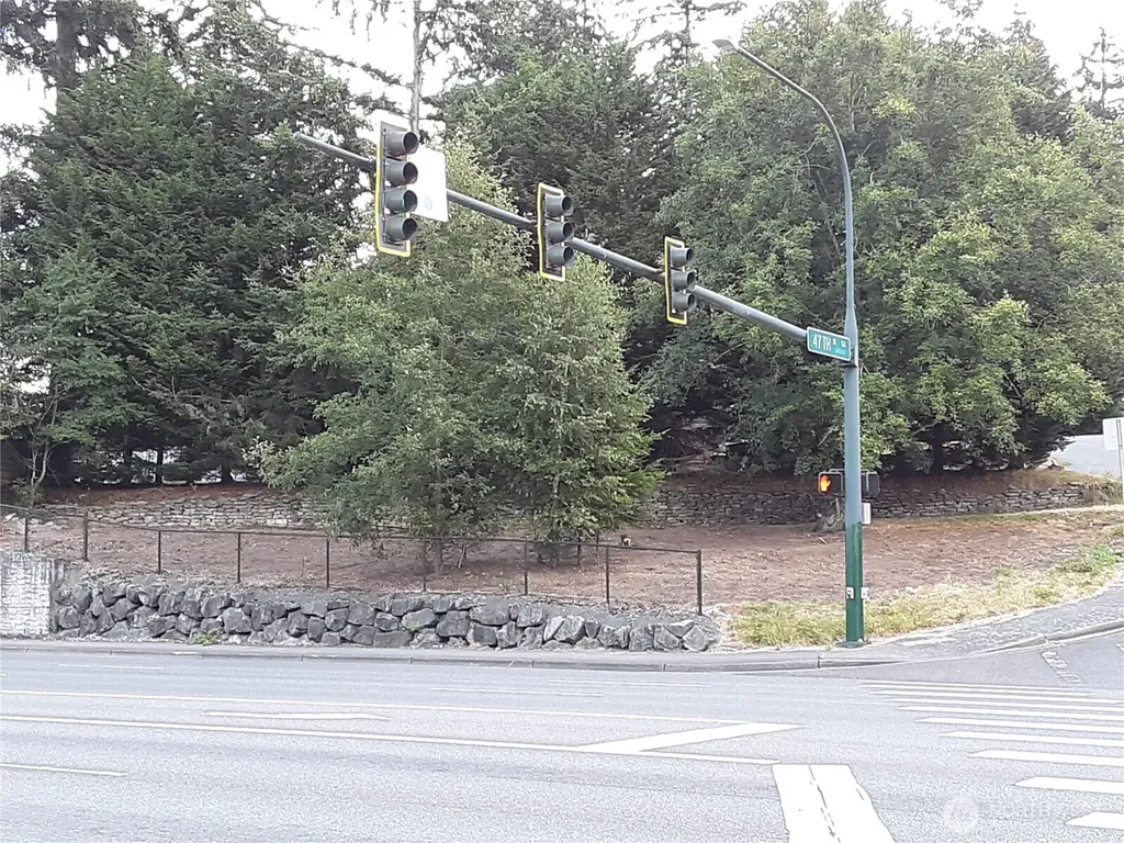 4629 Evergreen Way Everett WA 98203