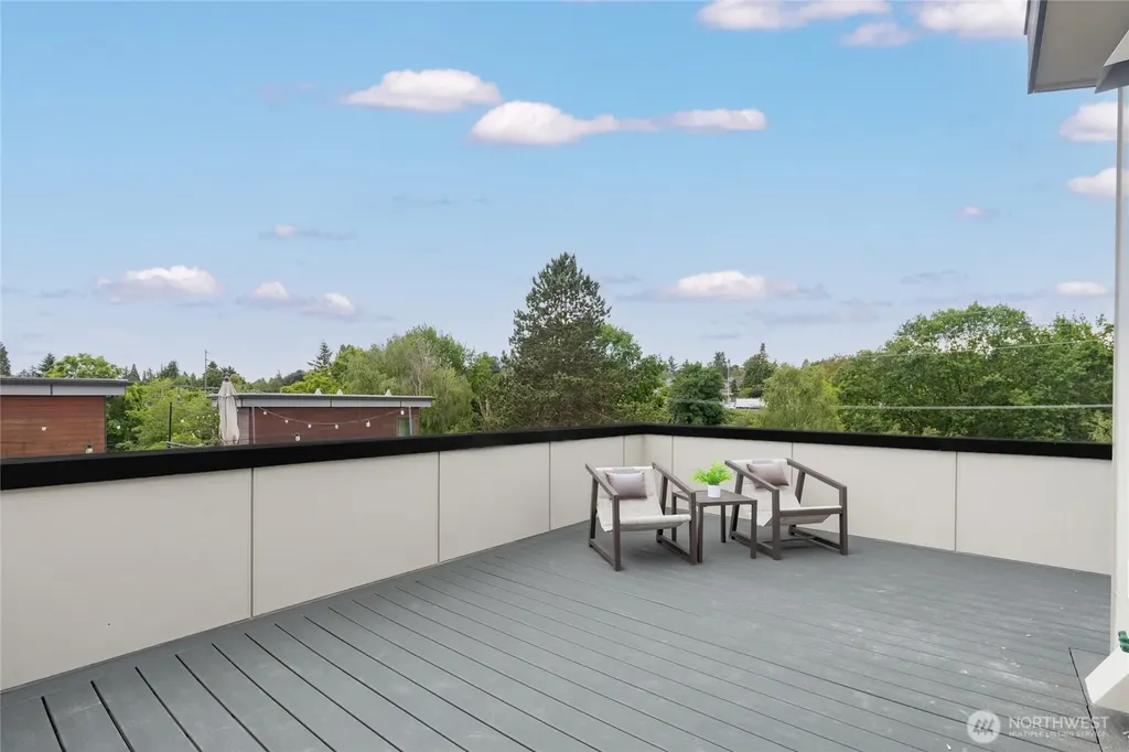 6223 9th Avenue NE Seattle WA 98115
