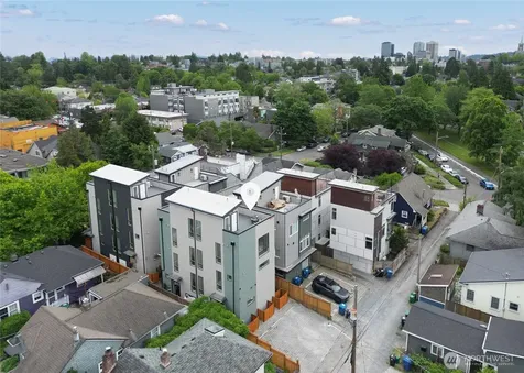 6223 9th Avenue NE Seattle WA 98115