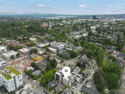 6223 9th Avenue NE Seattle WA 98115