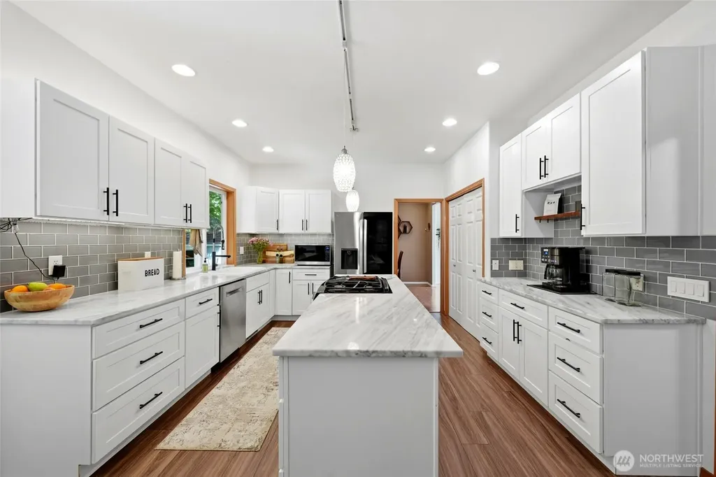 609 108th Place SE Everett WA 98208