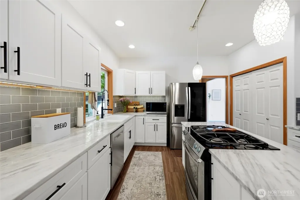 609 108th Place SE Everett WA 98208