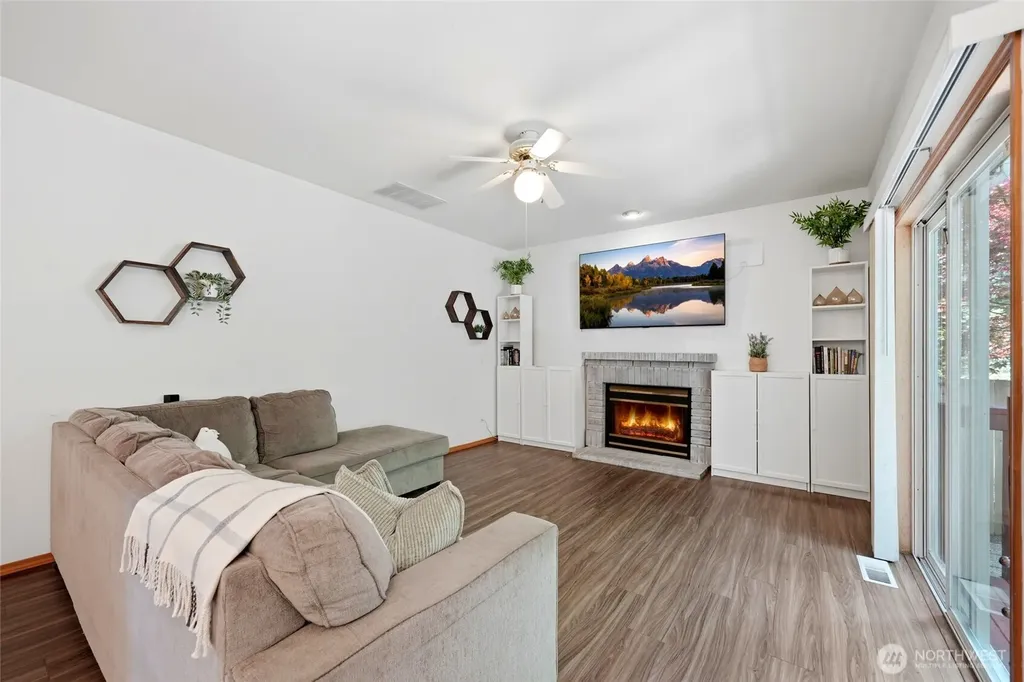 609 108th Place SE Everett WA 98208