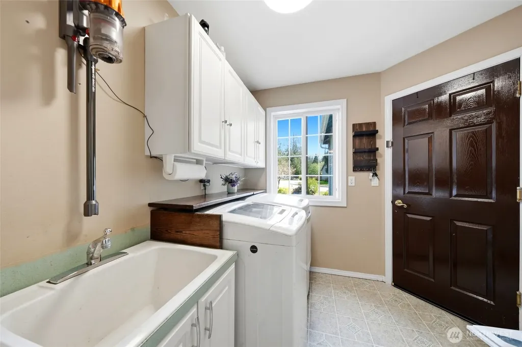 609 108th Place SE Everett WA 98208