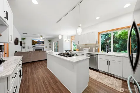 609 108th Place SE Everett WA 98208